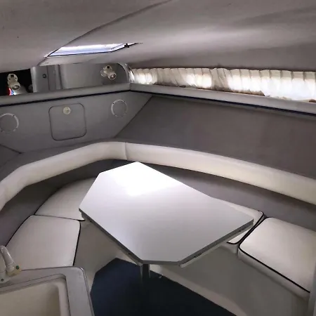 Yacht Cruiser Πλωτό κατάλυμα